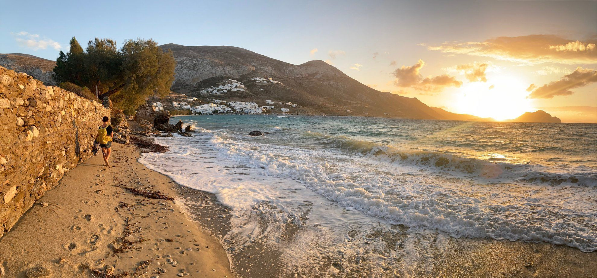 © Wilfrid Valette Plage au coucher du soleil - Amorgos - Cyclades - Grèce