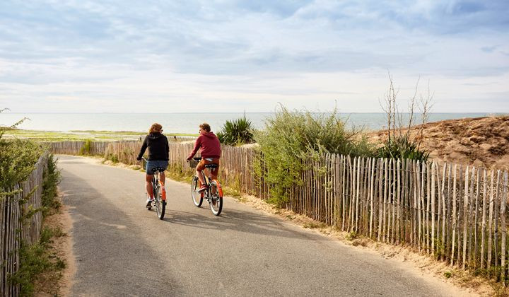 Cyclistes à La Tranche-sur-Mer - Vélodyssée - France
