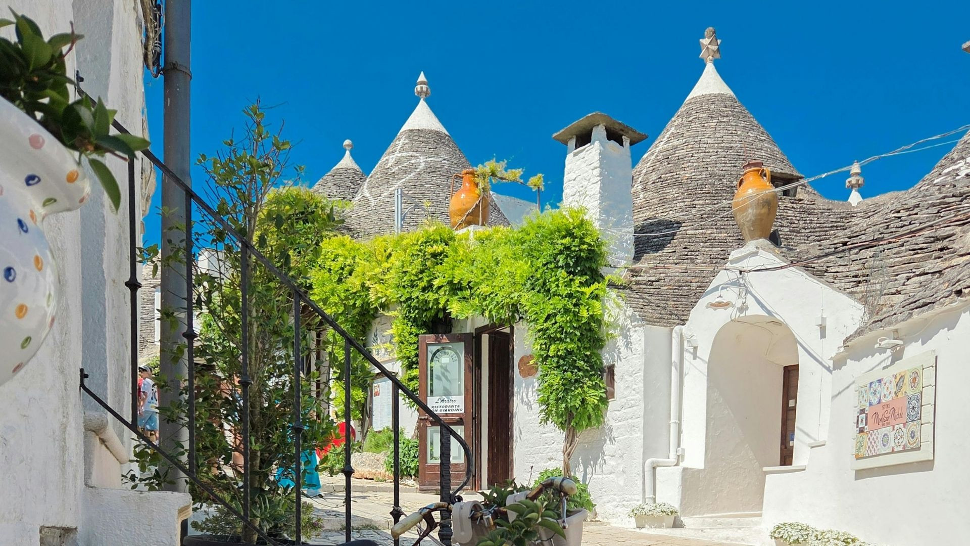 Trulli aux toits coniques - Alberobello - Pouilles - Italie