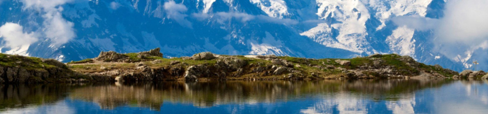 Lac Blanc et reflet du massif du Mont-Blanc - Chamonix - France
