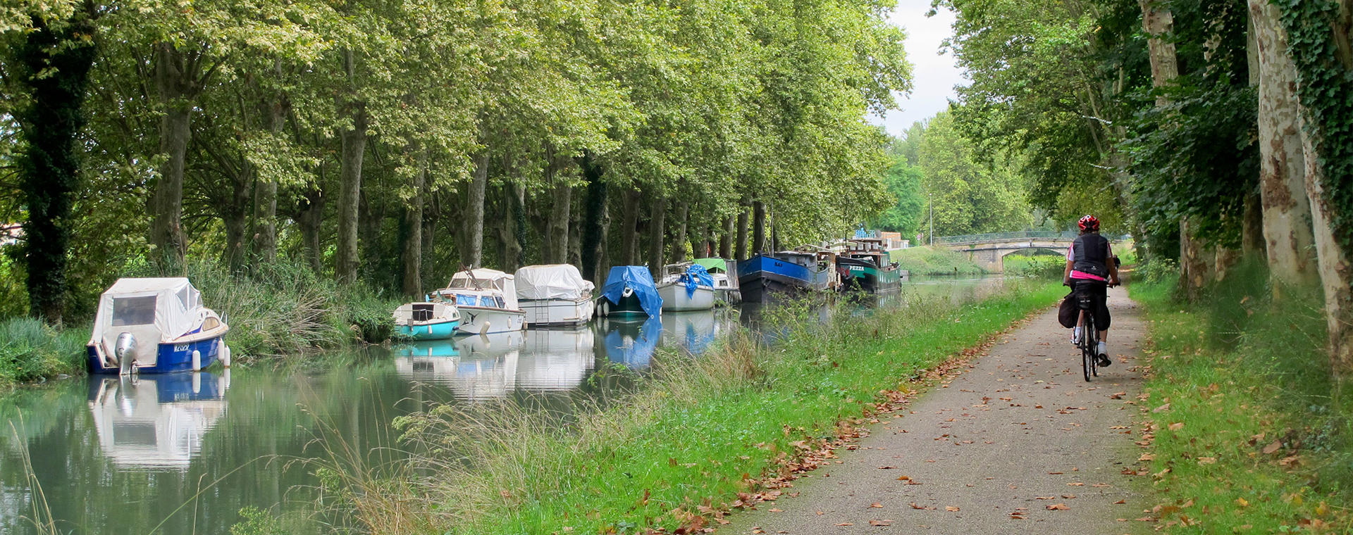 Vélo le long du canal de la Garonne