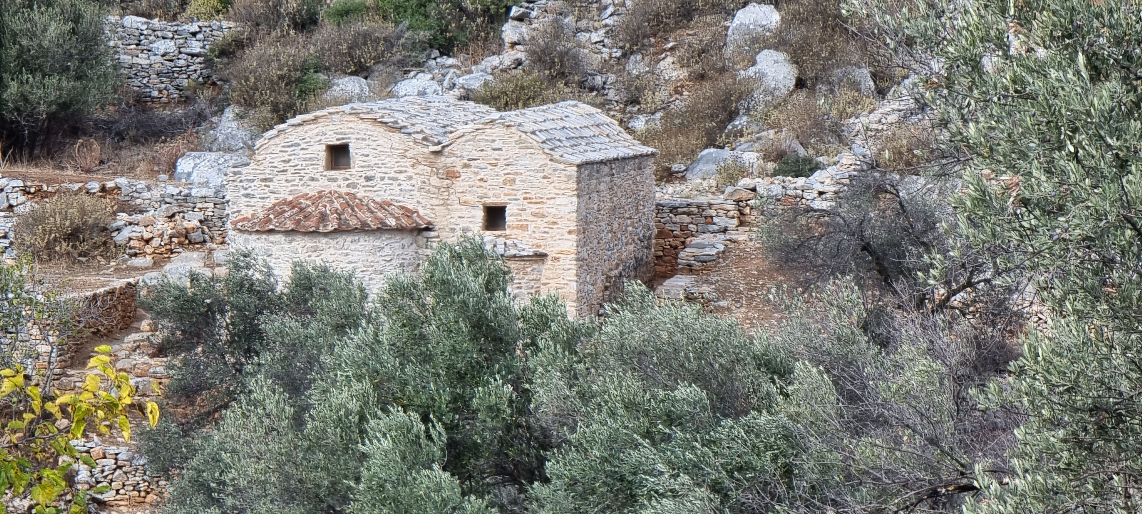 Naxos - Balade entre chemins de pierres sèches et chapelle byzantine © Anne-Marie Billault