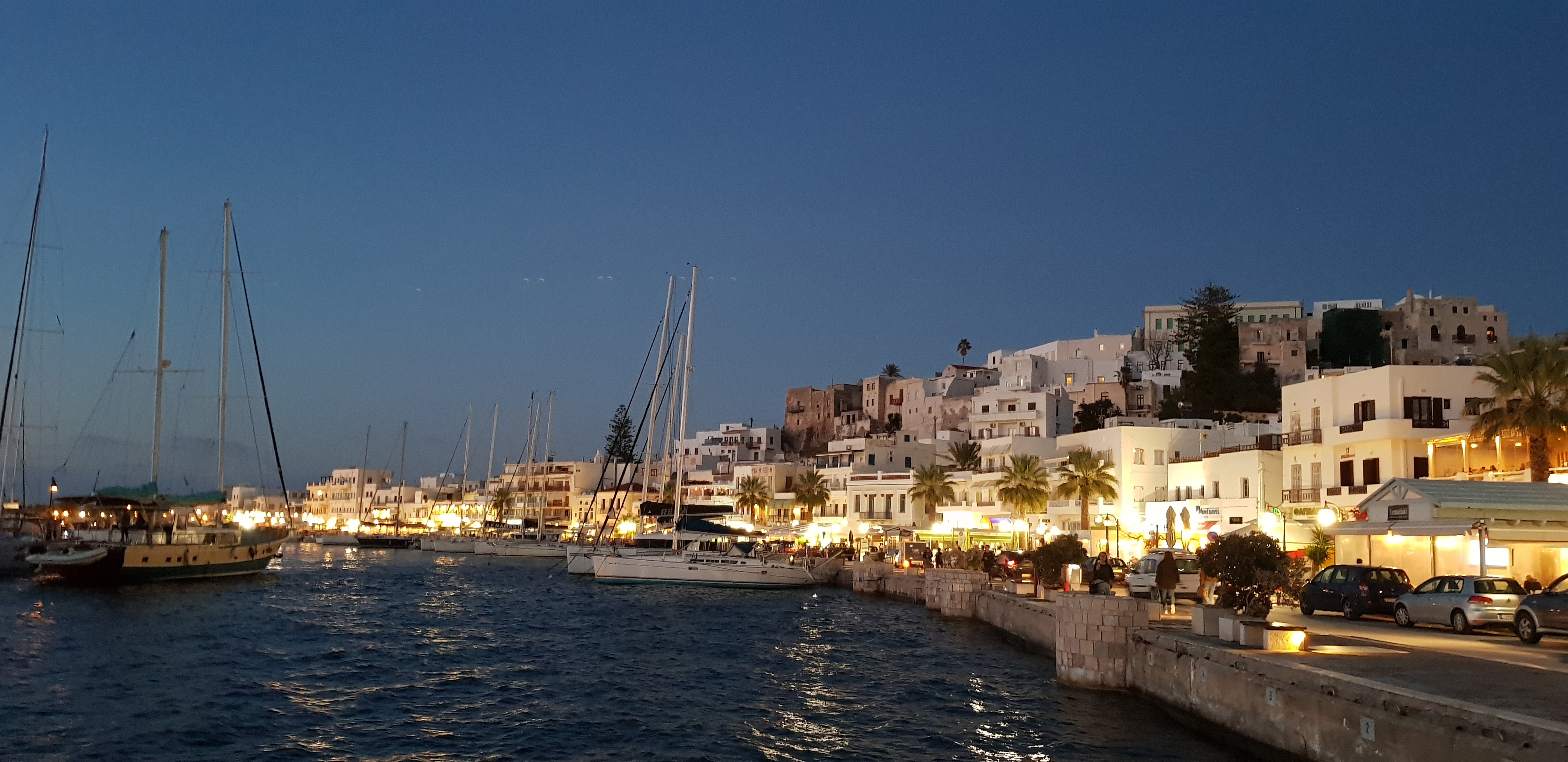 Naxos - Balade nocture au port © Anne-Marie Billault