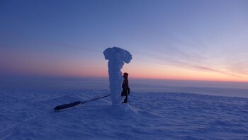 Vue depuis la crête en Laponie finlandaise