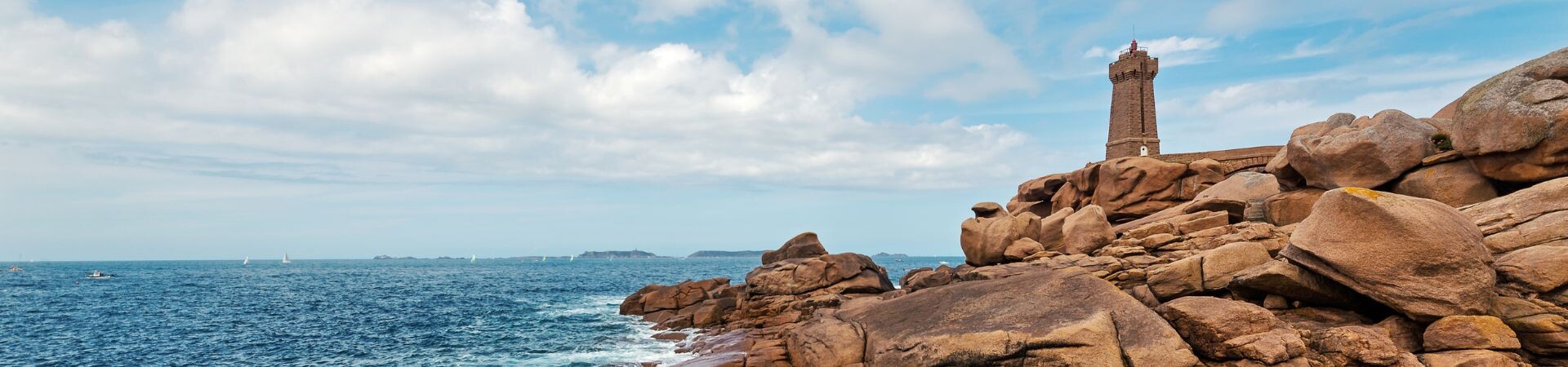 <small>Vacances itinérantes et séjour nature sur la </small><br>Côte de Granit Rose