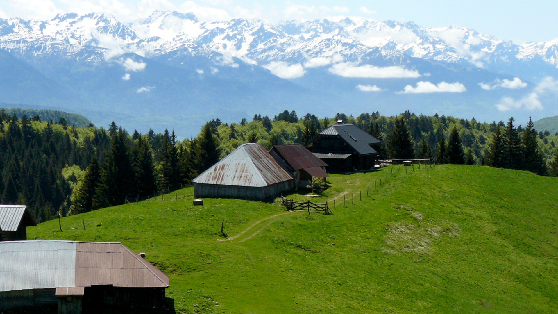 Les chalets de la Fullie dans le massif des Bauges