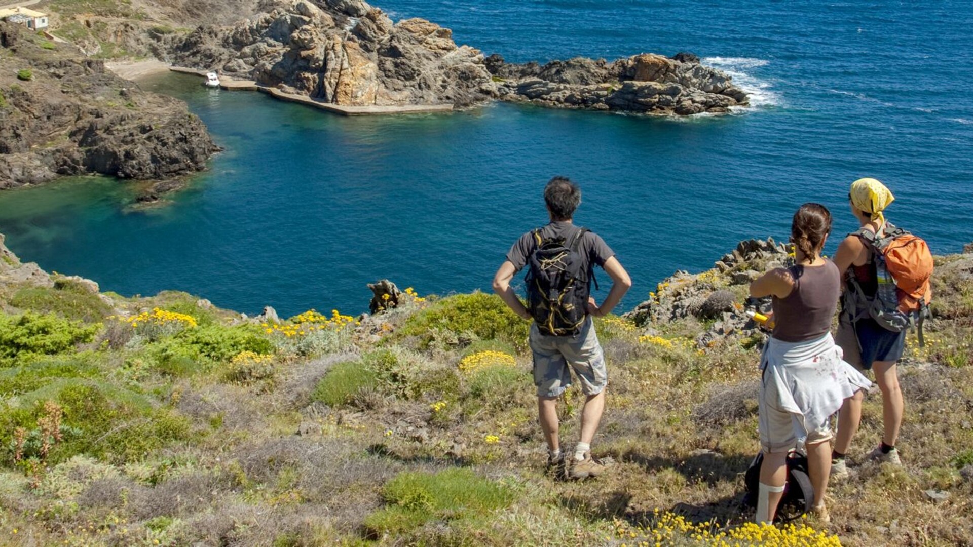 Randonneurs sur Collioure - Cadaqués