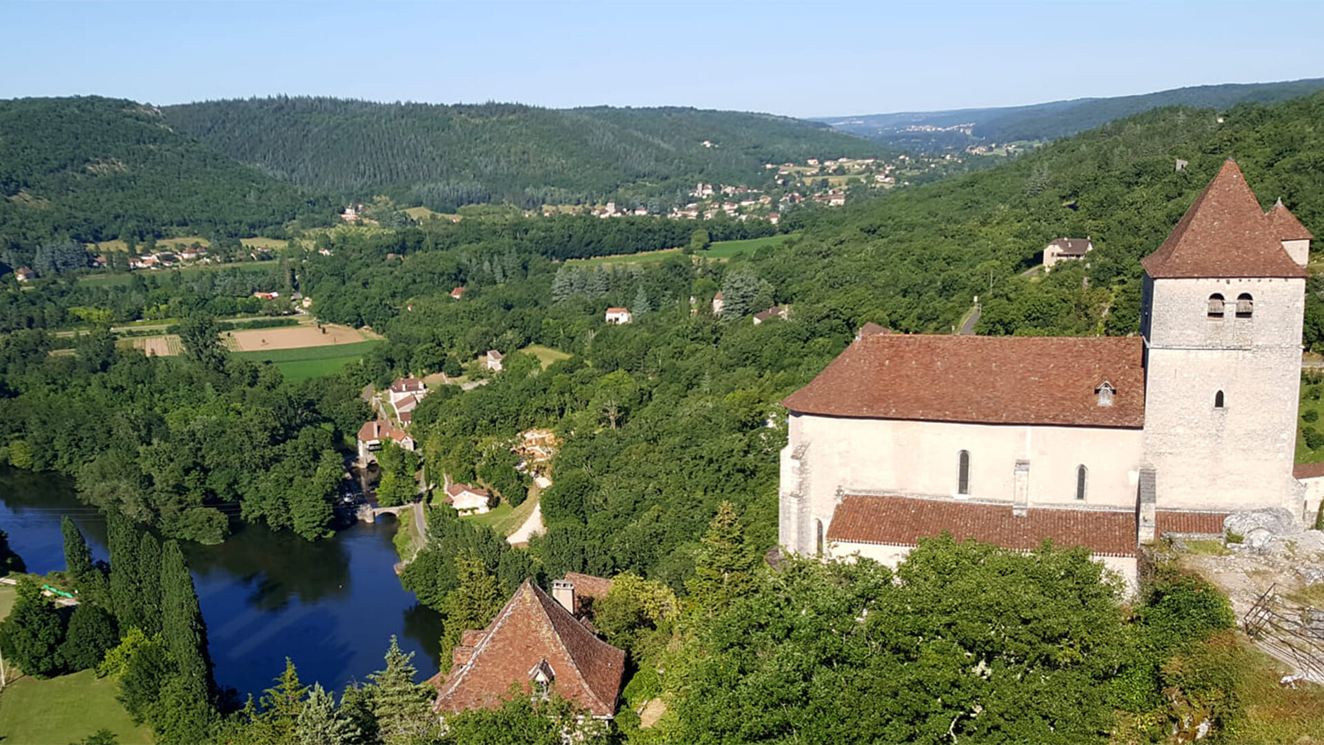 Saint-Cirq-Lapopie dans la Vallée du Lot