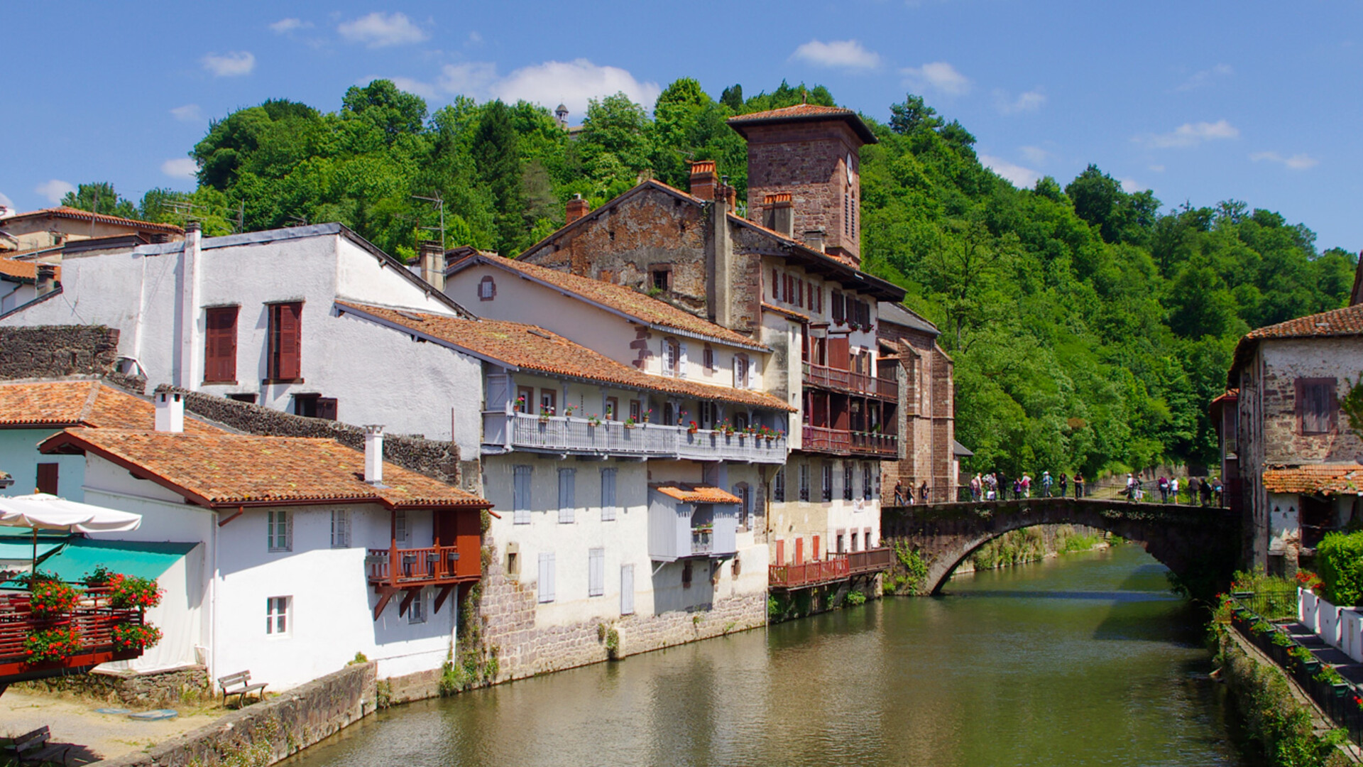 Saint-Jean-Pied-de-Port et la Nive de Béhérobie