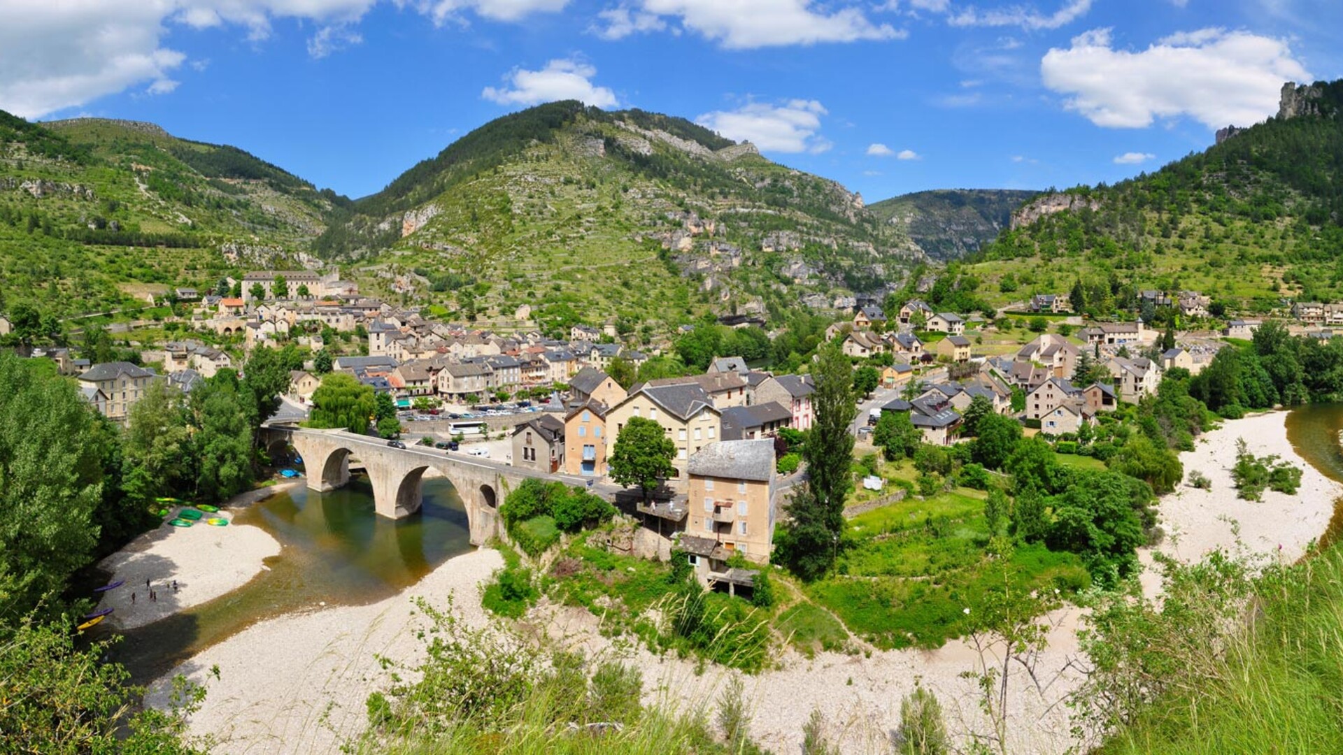 Sainte-Énimie dans les gorges du Tarn, parc national des Cévennes