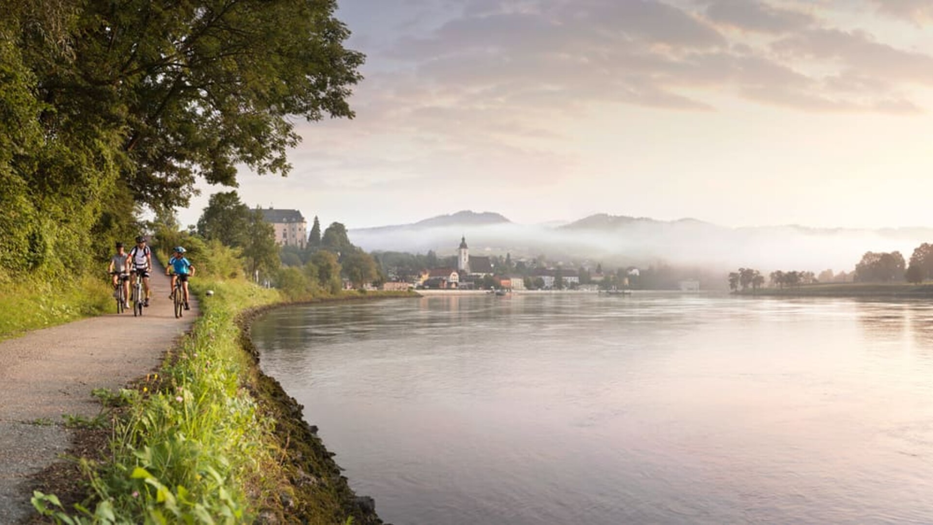 Vélo le long du Danube à Grein en Autriche 