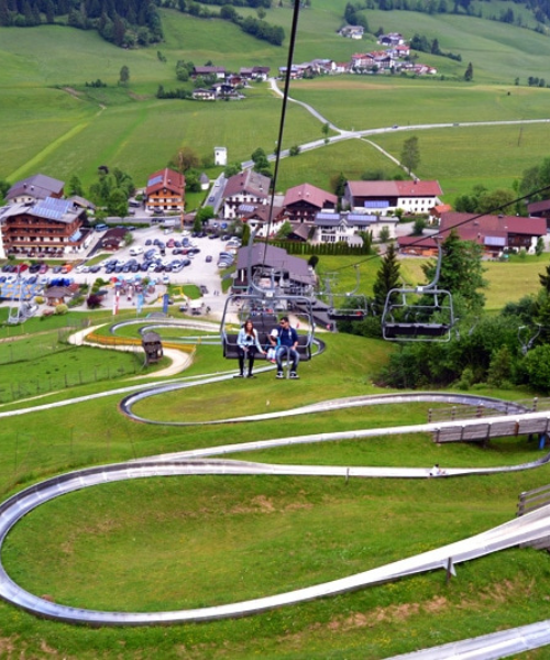 téléphérique de Zahmer Kaiser pour accéder aux luges d'été @coconut-sports.de