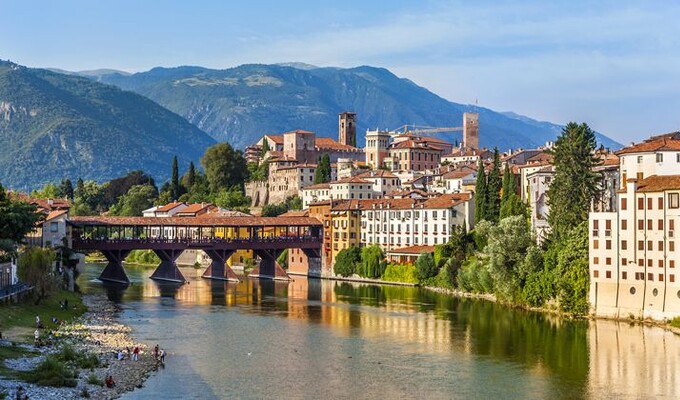 Bassano del Grappa et le fleuve de la Brenta