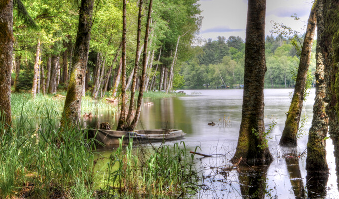 Lac des Settons dans le Morvan