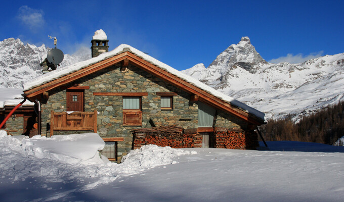 Maison à Cheneil dans la vallée d'Aoste et le Cervin