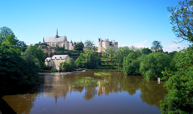 Montreuil-Bellay et le Thouet