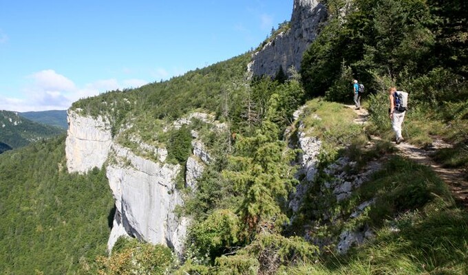 Randonneurs sur les sentiers du Vercors