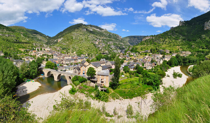 Sainte-Énimie dans les gorges du Tarn