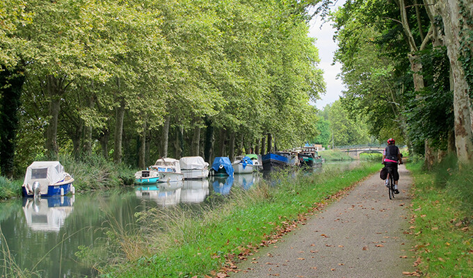 Voyage à vélo sur le canal de la Garonne