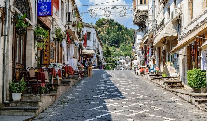 Ville de Gjirokaster en Albanie