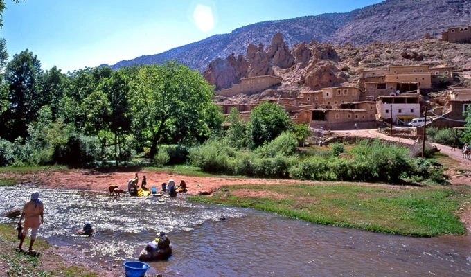 Vallée de Aït Bougmez et sommet du M'Goun