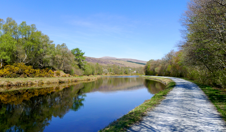 La Great Glen Way et la canal calédonien à Torcastle