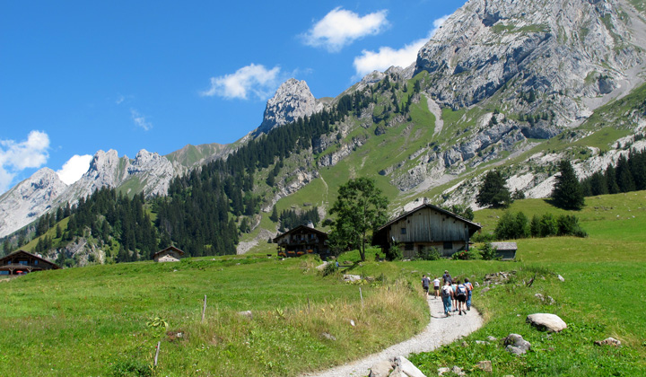 Randonnée aux Confins dans les Aravis